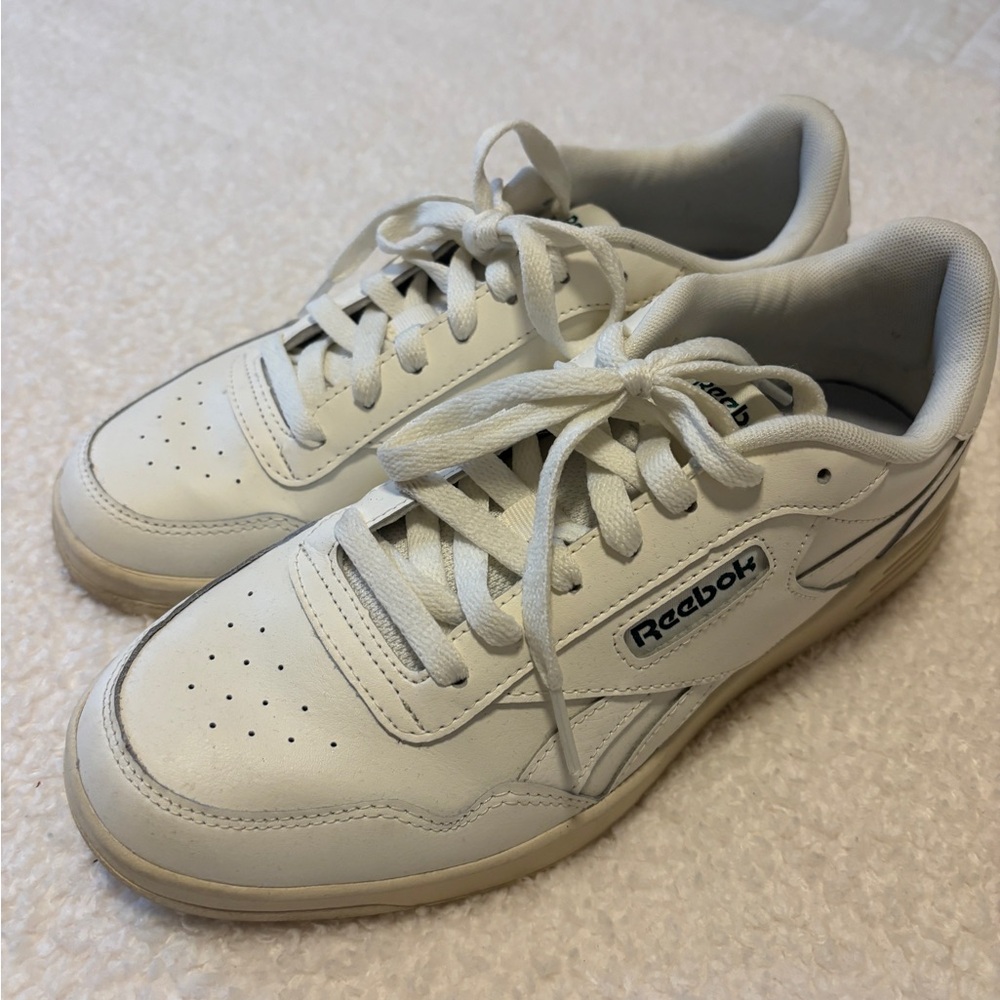 Reebok Off-White Club C Sneakers women’s size 9